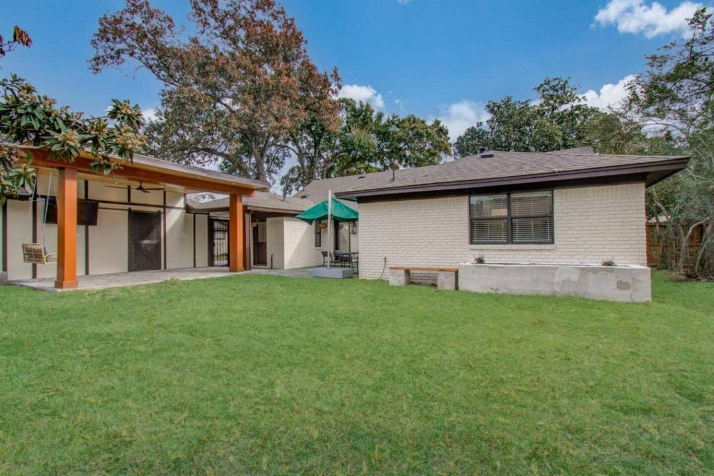 Western Oaks Retreat Villa Houston Exterior photo