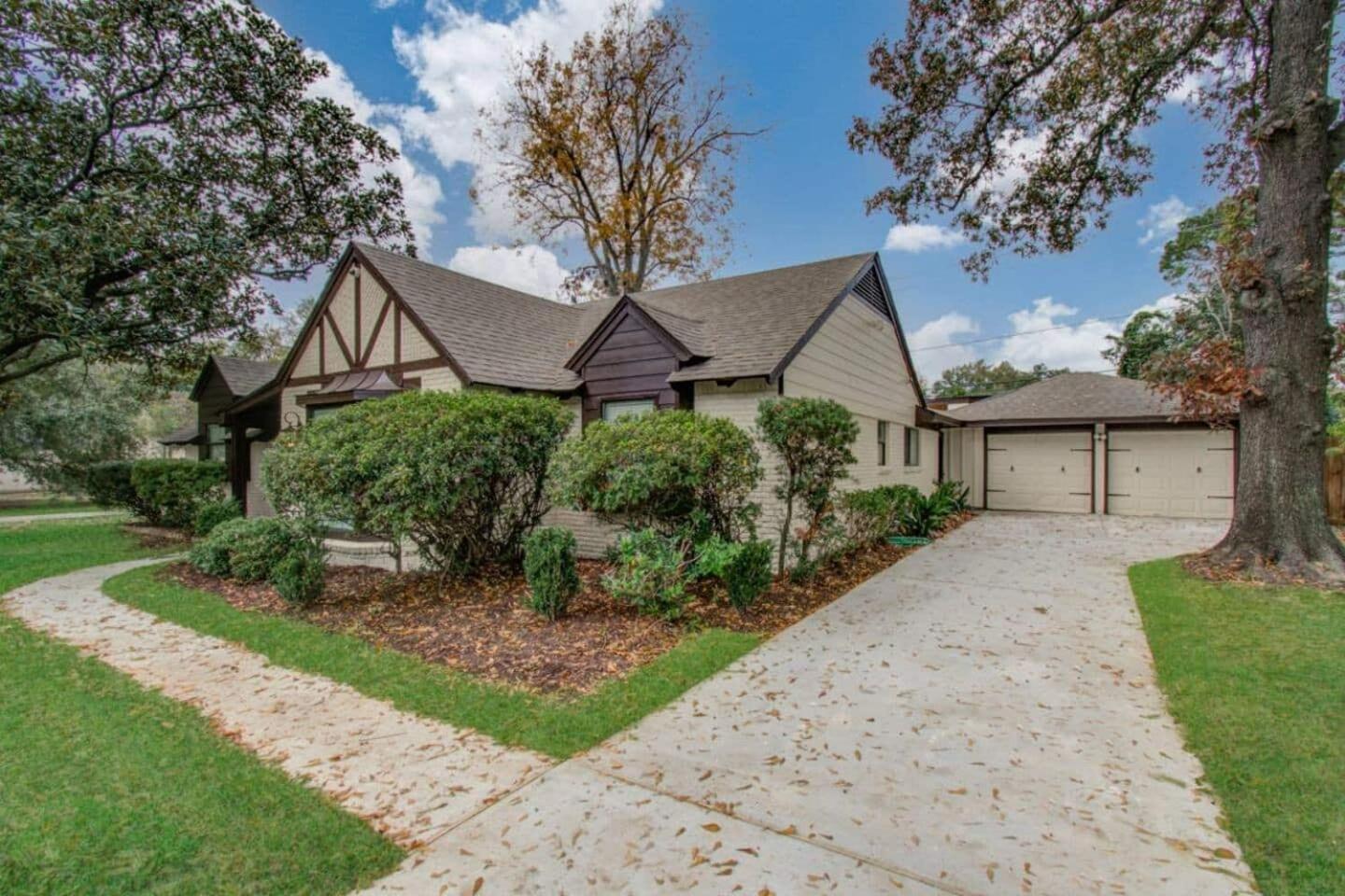 Western Oaks Retreat Villa Houston Exterior photo